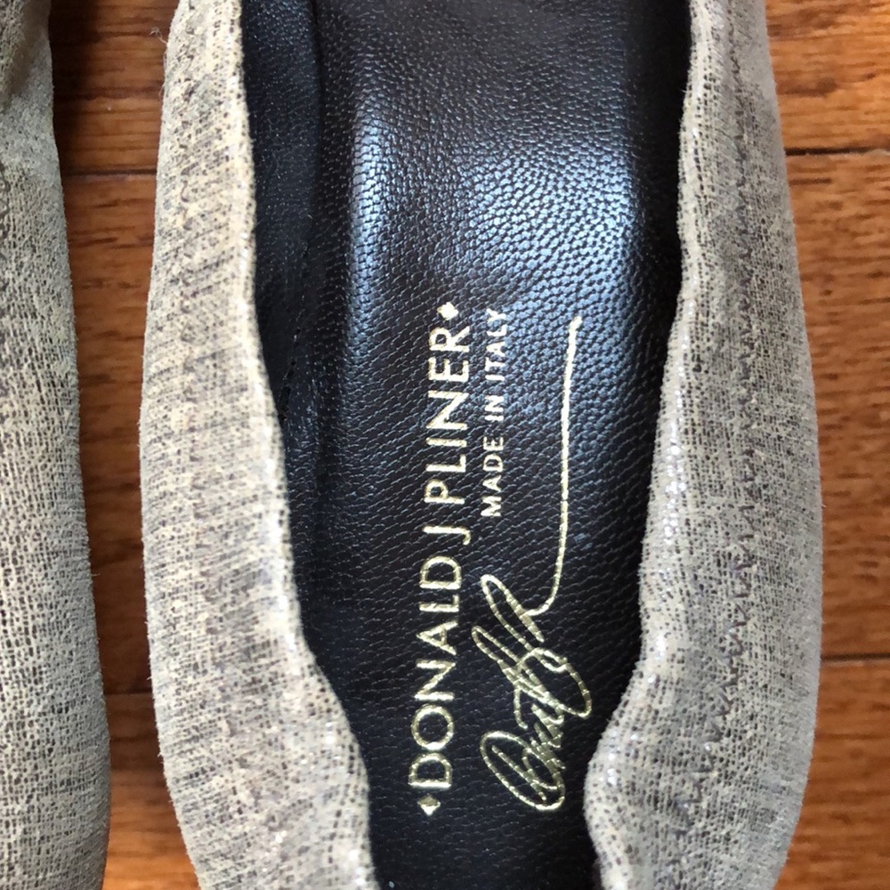 🔥 Closet Clear Out🔥. Donald Pliner kitten heels - Picture 4 of 10